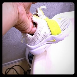 Nike Neon yellow shoes, gently used